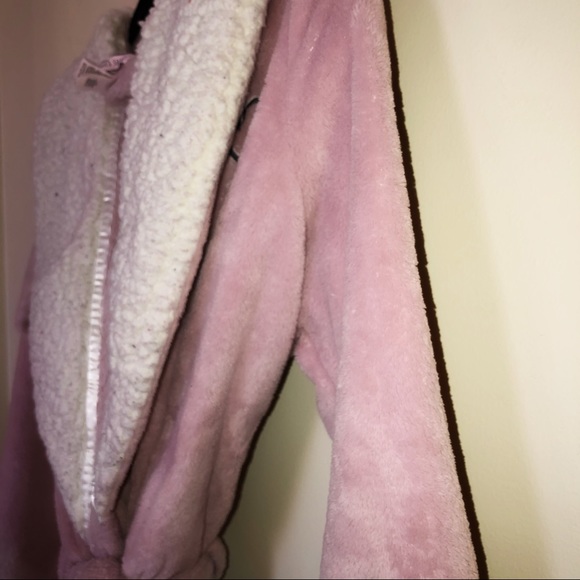 Victoria’s Secret Cozy Hooded Plush Fleece Robe - Picture 4 of 4